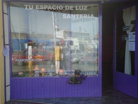 La entrada y la vidriera...